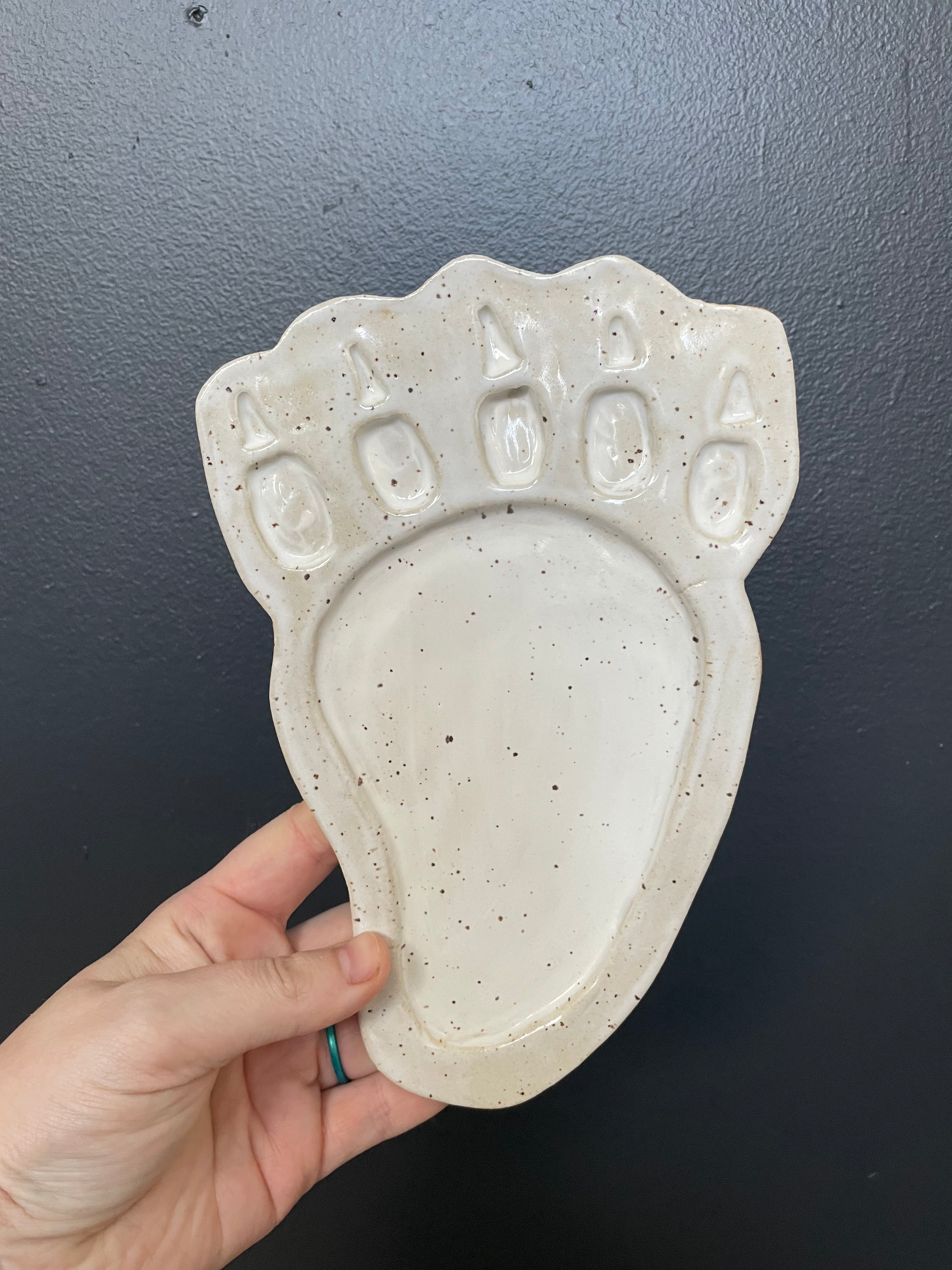 Black Bear Paw Paint Pallet No 1